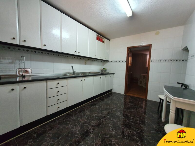 4-Inmobiliaria-Alcala-la-Real-Inmocasa-Venta-Casa-Chimenea-Patio-de-tierra-Dormitorios-grandes-800x600
