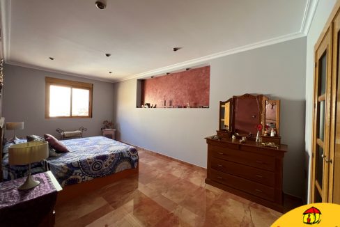 17-Inmobiliaria- Alcala la Real- Castillo de Locubin- Venta- Casa- 5 Dormitorios- Gran Cochera- Terraza