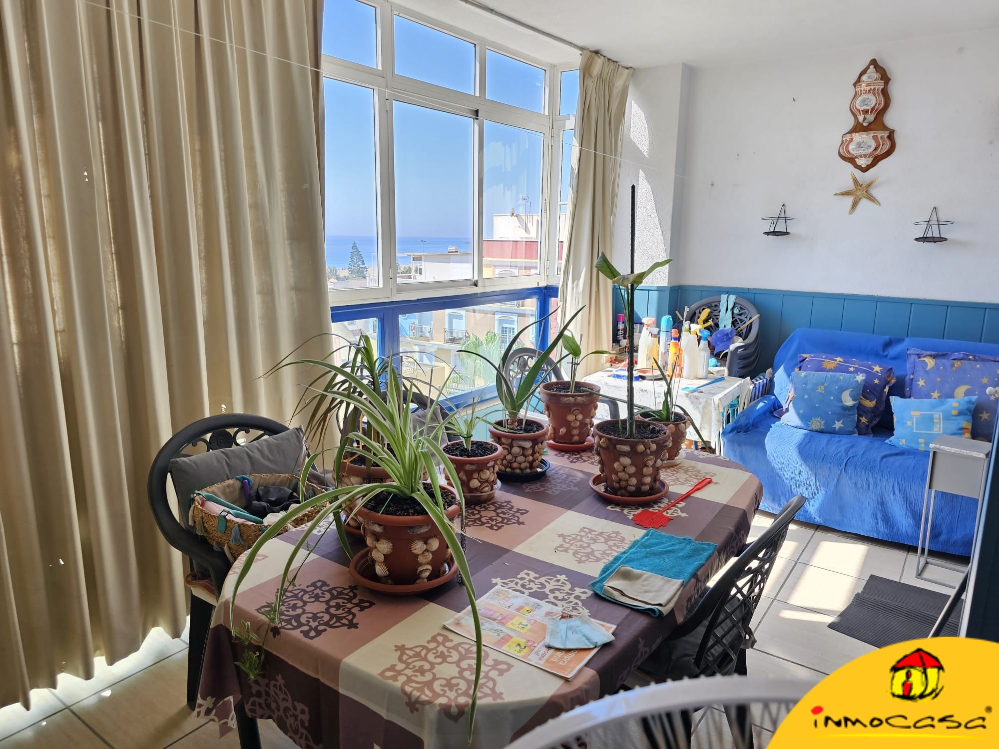 Se vende piso en segunda línea de playa, con ascensor, plaza de garaje y todas las vistas al mar- Roquetas de Mar
