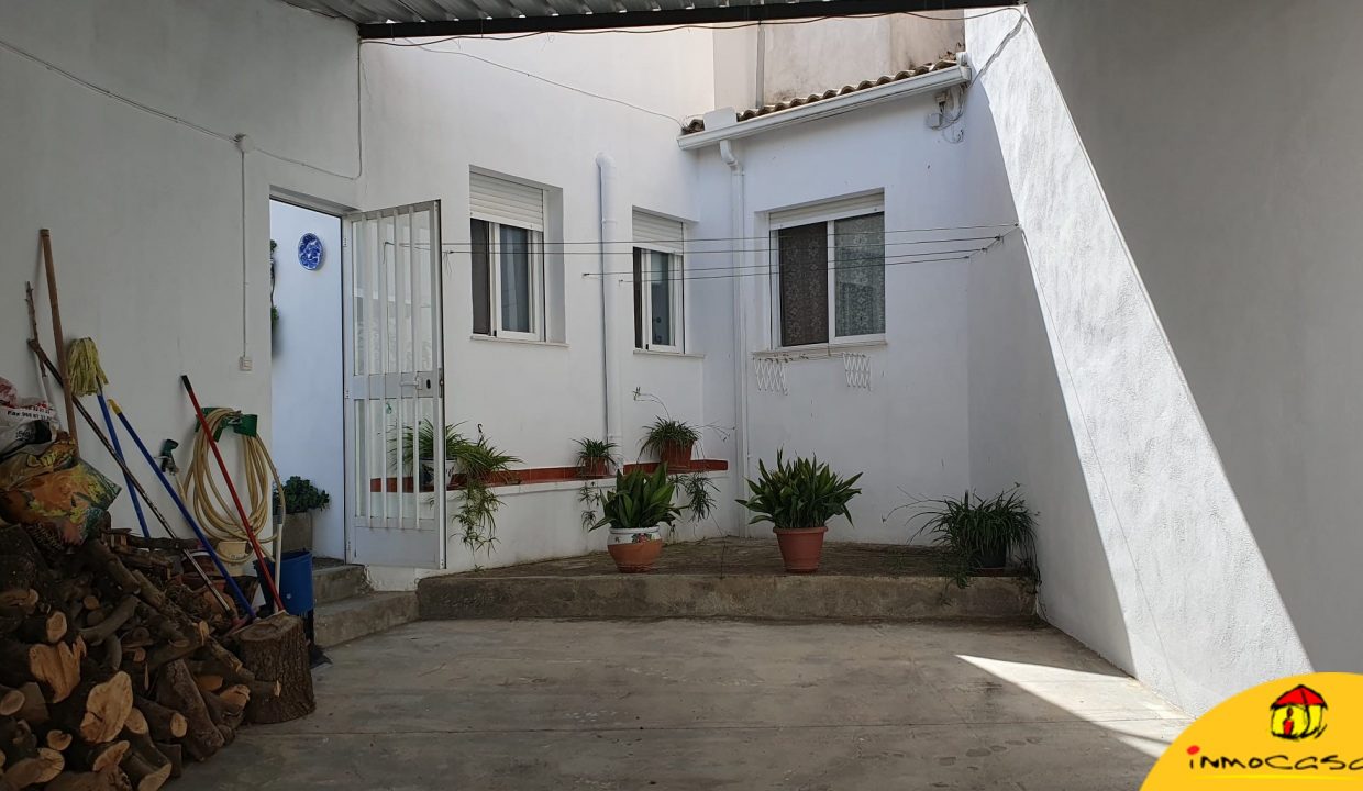 8-Inmobiliaria-Alcala la Real- Charilla-Venta-Casa-7 dormitorios- 2 baños- Patio- Garaje