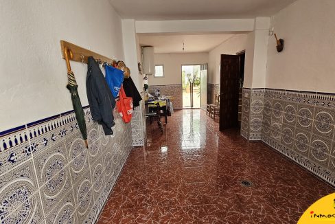 15 - Inmobiliaria - Alcala la Real - Inmocasa - Venta - Casa - Zona Cauchil - Camino Charilla - Cochera - Patio - Chimenea - Terraza
