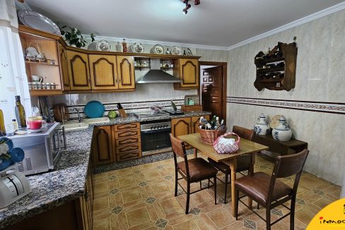 6 - Inmobiliaria - Alcala la Real - Inmocasa - Venta - Casa - Zona Cauchil - Camino Charilla - Cochera - Patio - Chimenea - Terraza