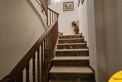 10 - Inmobiliaria - Alcala la Real - Inmocasa - Venta - Casa - Castillo Locubin - Cochera cerrada - Patio - Amueblada - Terraza acristalada - Dos viviendas