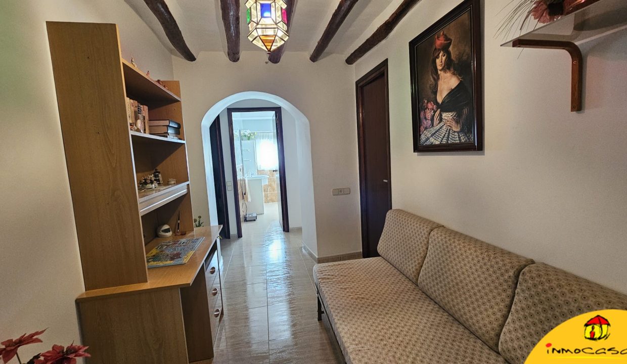 10 - Inmobiliaria - Alcala la Real - Inmocasa - Venta - Casa - Charilla - Centro - Cochera cerrada - Patio - Vistas - Amueblada - Chimenea
