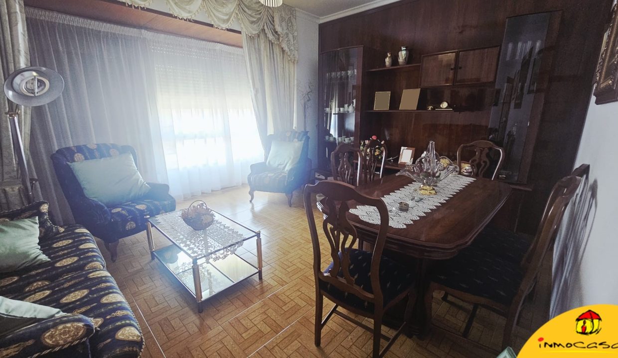 11 - Inmobiliaria - Alcala la Real - Inmocasa - Venta - Casa - Castillo Locubin - Cochera cerrada - Patio - Amueblada - Terraza acristalada - Dos viviendas