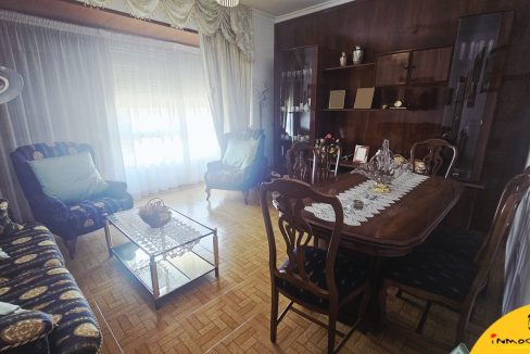 11 - Inmobiliaria - Alcala la Real - Inmocasa - Venta - Casa - Castillo Locubin - Cochera cerrada - Patio - Amueblada - Terraza acristalada - Dos viviendas