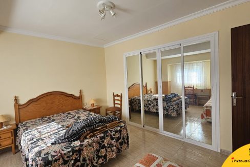 12 - Inmobiliaria - Alcala la Real - Inmocasa - Venta - Casa - Charilla - Centro - Cochera cerrada - Patio - Vistas - Amueblada - Chimenea