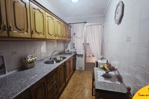 13 - Inmobiliaria - Alcala la Real - Inmocasa - Venta - Casa - Castillo Locubin - Cochera cerrada - Patio - Amueblada - Terraza acristalada - Dos viviendas