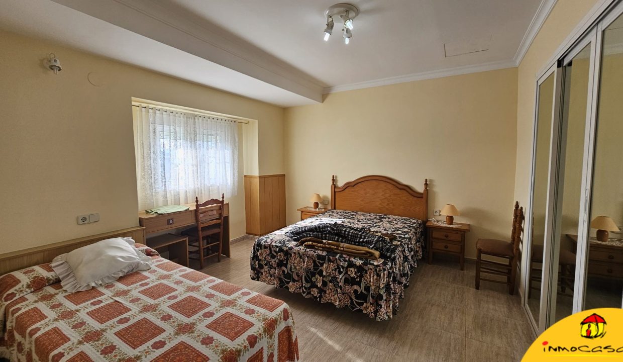 13 - Inmobiliaria - Alcala la Real - Inmocasa - Venta - Casa - Charilla - Centro - Cochera cerrada - Patio - Vistas - Amueblada - Chimenea