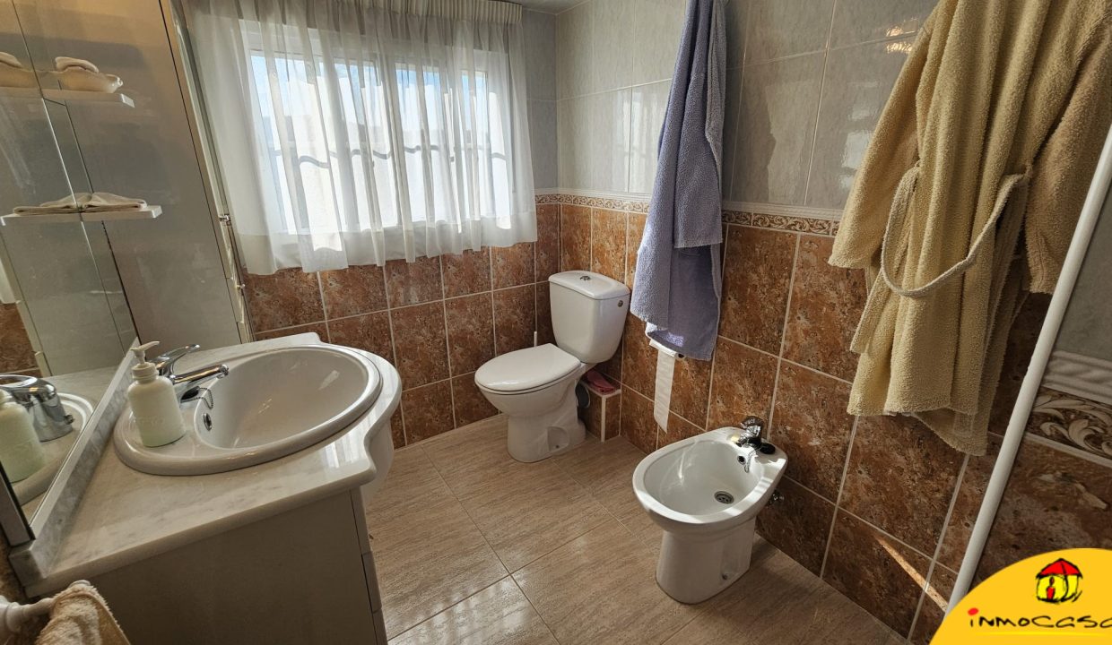 14 - Inmobiliaria - Alcala la Real - Inmocasa - Venta - Casa - Charilla - Centro - Cochera cerrada - Patio - Vistas - Amueblada - Chimenea