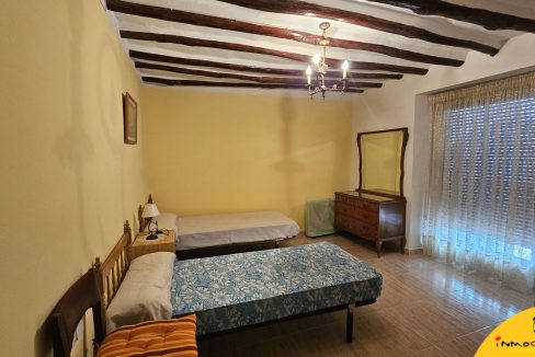 16 - Inmobiliaria - Alcala la Real - Inmocasa - Venta - Casa - Charilla - Centro - Cochera cerrada - Patio - Vistas - Amueblada - Chimenea