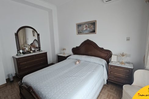 17 - Inmobiliaria - Alcala la Real - Inmocasa - Venta - Casa - Castillo Locubin - Cochera cerrada - Patio - Amueblada - Terraza acristalada - Dos viviendas