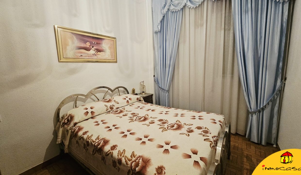 19 - Inmobiliaria - Alcala la Real - Inmocasa - Venta - Casa - Castillo Locubin - Cochera cerrada - Patio - Amueblada - Terraza acristalada - Dos viviendas