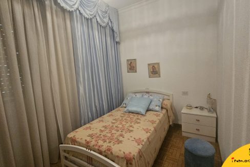 20 - Inmobiliaria - Alcala la Real - Inmocasa - Venta - Casa - Castillo Locubin - Cochera cerrada - Patio - Amueblada - Terraza acristalada - Dos viviendas