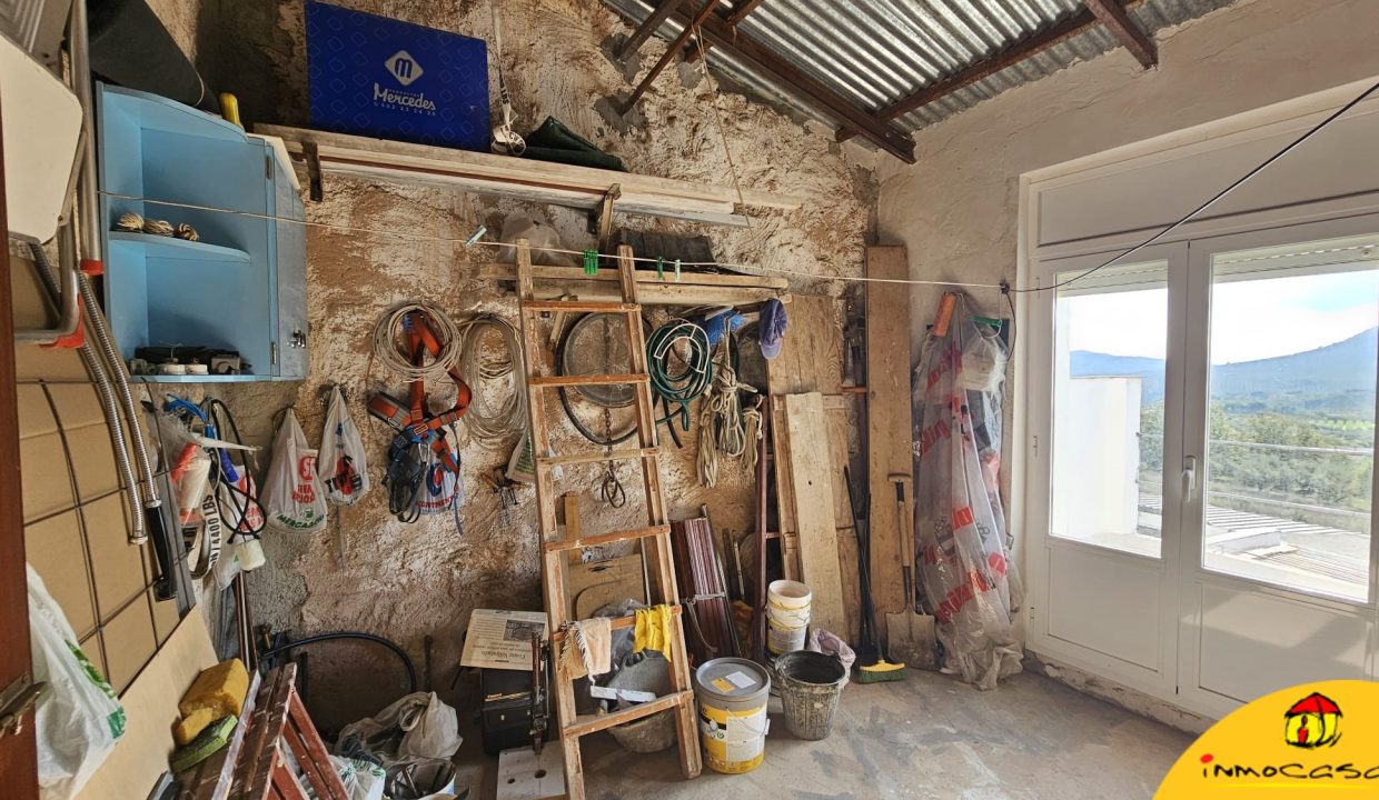 20 - Inmobiliaria - Alcala la Real - Inmocasa - Venta - Casa - Charilla - Centro - Cochera cerrada - Patio - Vistas - Amueblada - Chimenea