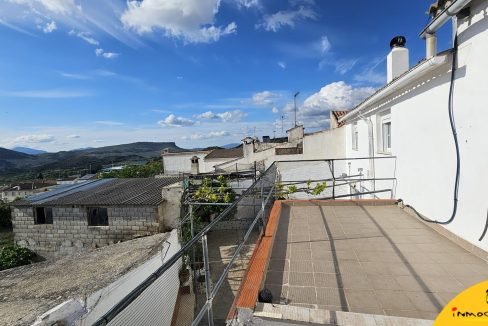 22 - Inmobiliaria - Alcala la Real - Inmocasa - Venta - Casa - Charilla - Centro - Cochera cerrada - Patio - Vistas - Amueblada - Chimenea