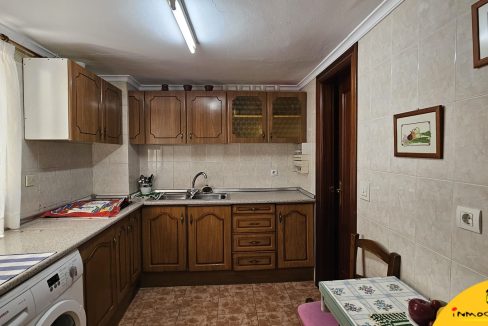 4 - Inmobiliaria - Alcala la Real - Inmocasa - Venta - Casa - Castillo Locubin - Cochera cerrada - Patio - Amueblada - Terraza acristalada - Dos viviendas