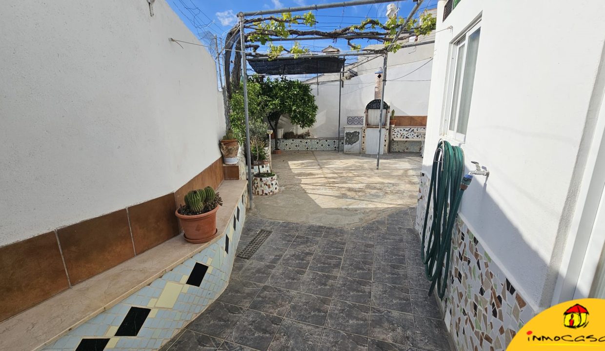 4 - Inmobiliaria - Alcala la Real - Inmocasa - Venta - Casa - Charilla - Centro - Cochera cerrada - Patio - Vistas - Amueblada - Chimenea