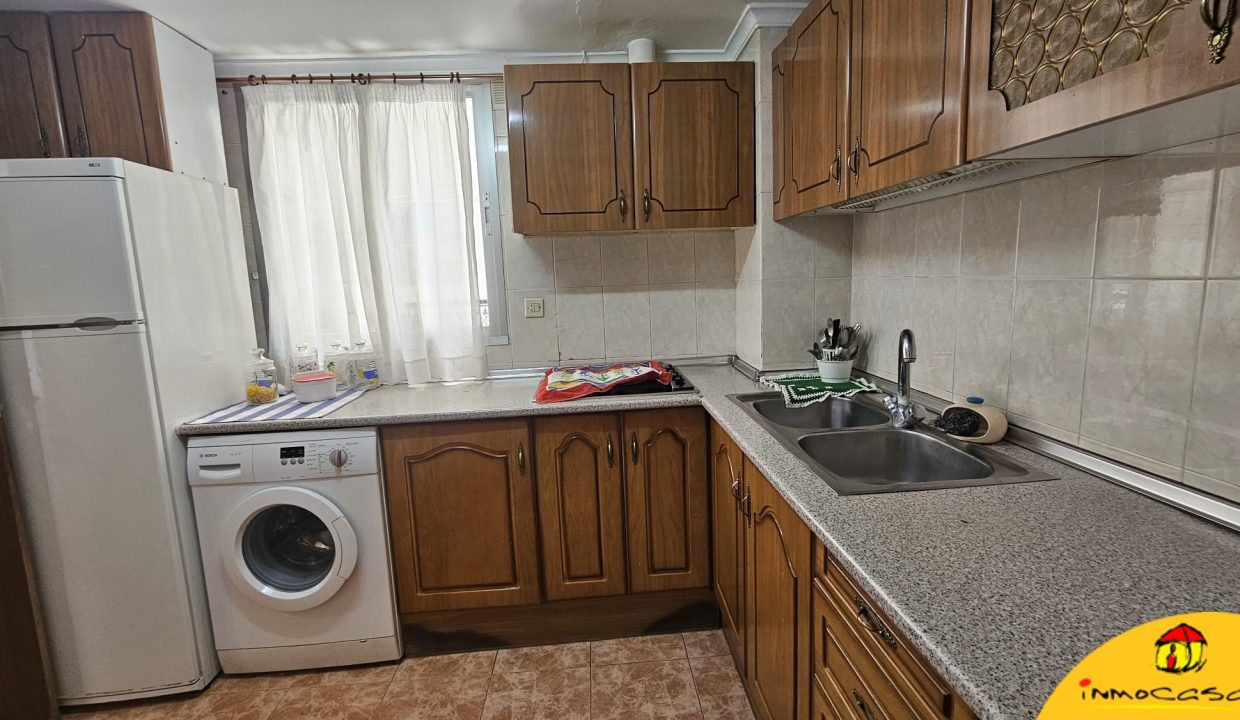 5 - Inmobiliaria - Alcala la Real - Inmocasa - Venta - Casa - Castillo Locubin - Cochera cerrada - Patio - Amueblada - Terraza acristalada - Dos viviendas