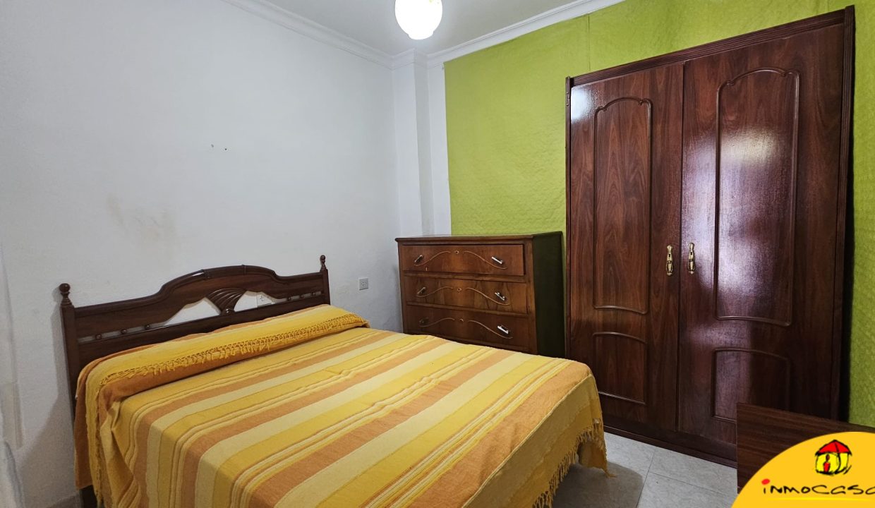 7 - Inmobiliaria - Alcala la Real - Inmocasa - Venta - Casa - Castillo Locubin - Cochera cerrada - Patio - Amueblada - Terraza acristalada - Dos viviendas