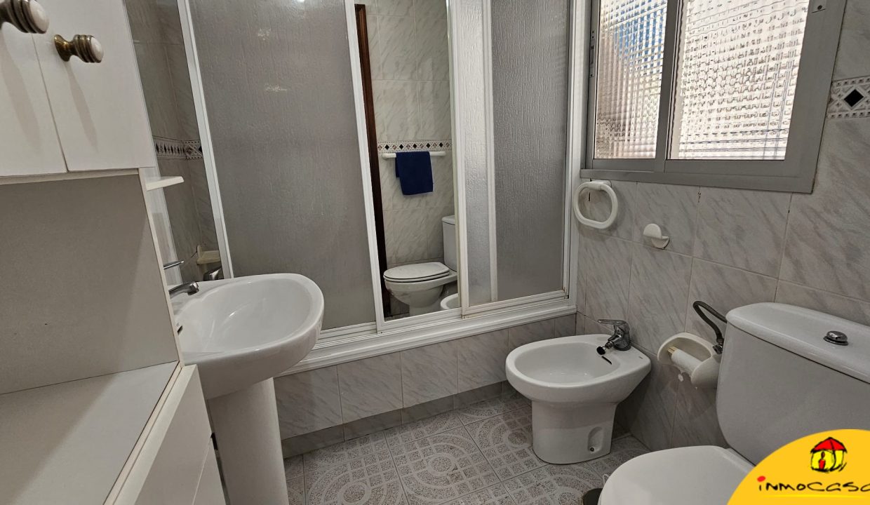 8 - Inmobiliaria - Alcala la Real - Inmocasa - Venta - Casa - Castillo Locubin - Cochera cerrada - Patio - Amueblada - Terraza acristalada - Dos viviendas