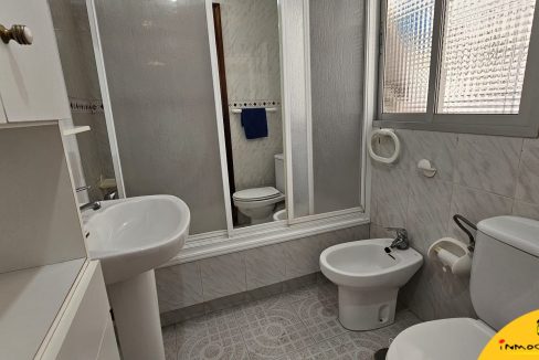 8 - Inmobiliaria - Alcala la Real - Inmocasa - Venta - Casa - Castillo Locubin - Cochera cerrada - Patio - Amueblada - Terraza acristalada - Dos viviendas