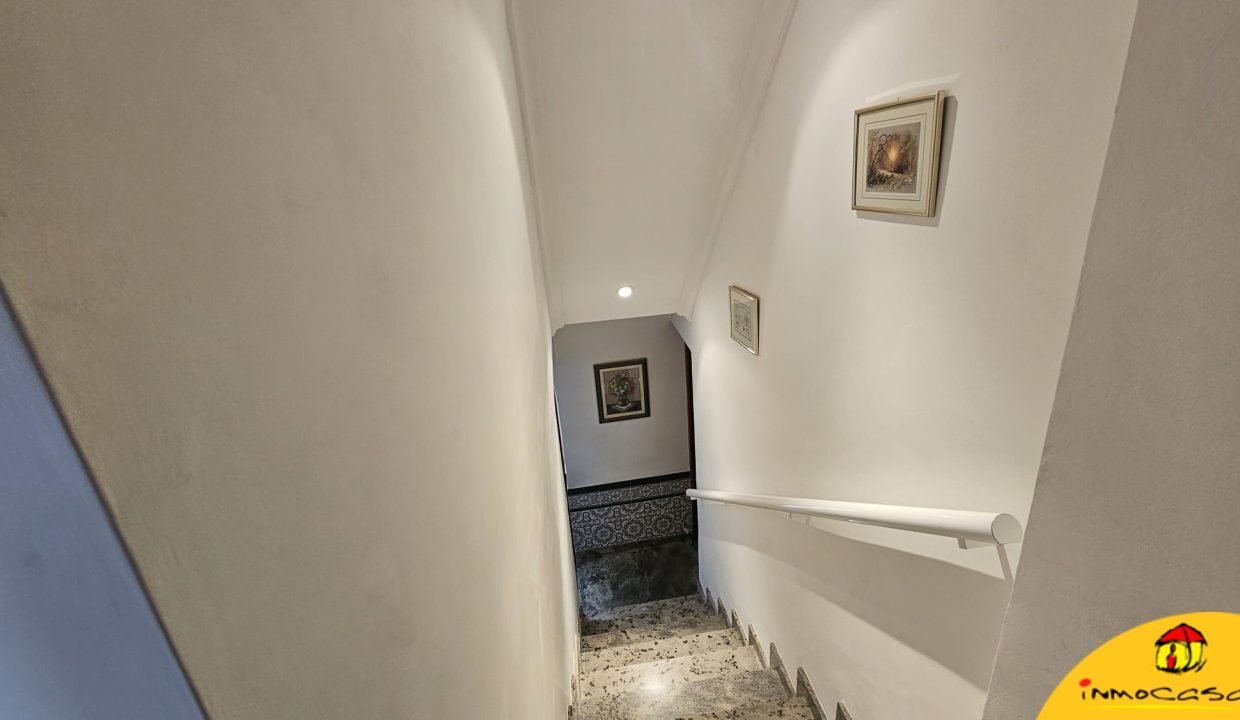 9 - Inmobiliaria - Alcala la Real - Inmocasa - Venta - Casa - Charilla - Centro - Cochera cerrada - Patio - Vistas - Amueblada - Chimenea