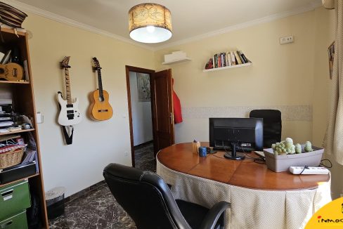 13 - Inmobiliaria - Alcala la Real - Inmocasa - Venta - Piso - Tejuela - Amueblado - Ascensor - Doble orientación - Reformado - Terraza acristalada