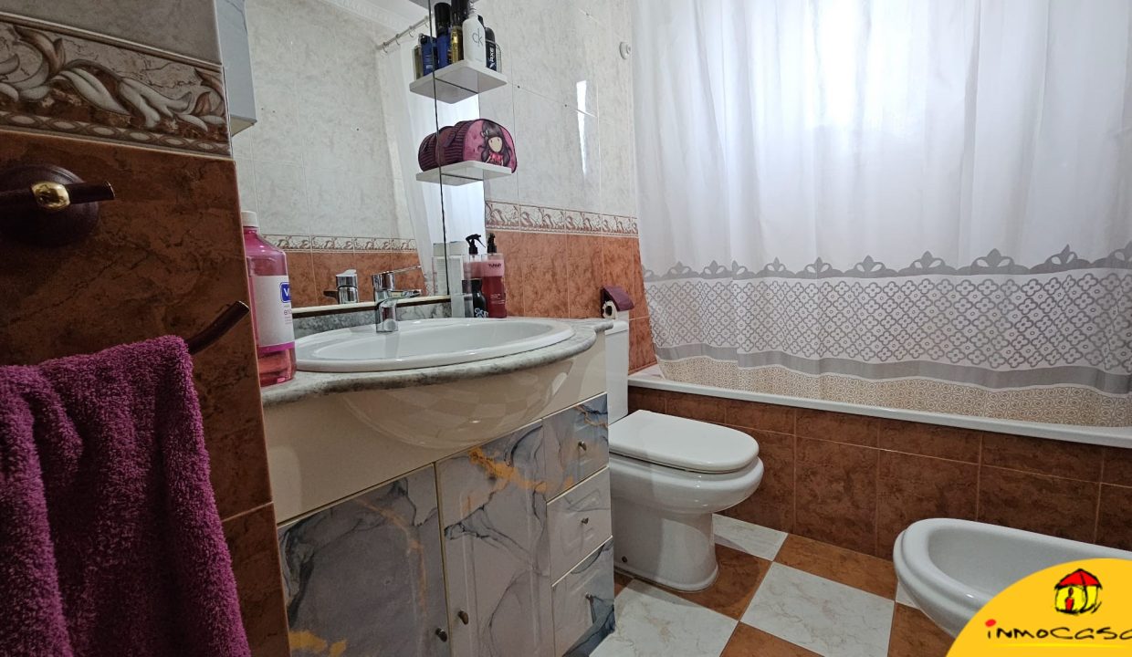 14 - Inmobiliaria - Alcala la Real - Inmocasa - Venta - Piso - Tejuela - Amueblado - Ascensor - Doble orientación - Reformado - Terraza acristalada