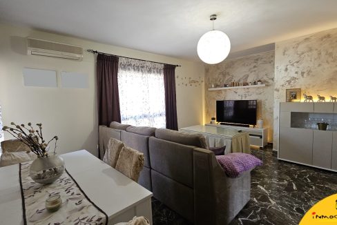 2 - Inmobiliaria - Alcala la Real - Inmocasa - Venta - Piso - Tejuela - Amueblado - Ascensor - Doble orientación - Reformado - Terraza acristalada