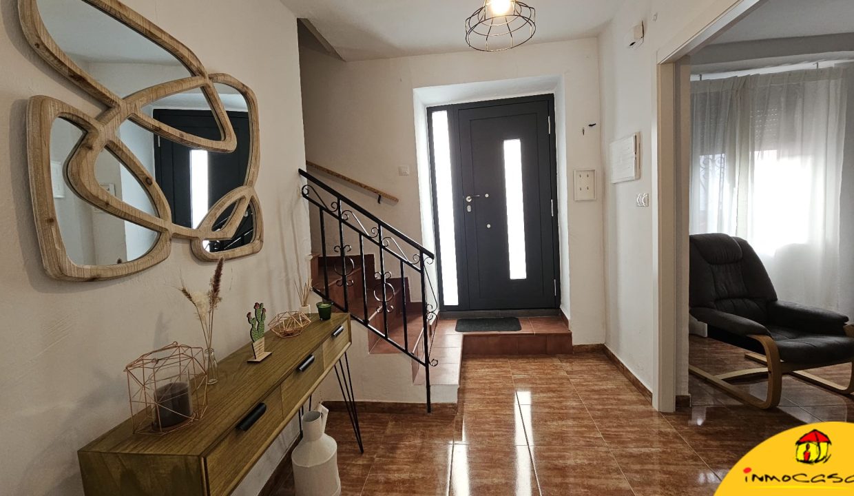 1 - Inmobiliaria - Alcala la Real - Inmocasa - Venta - Casa - Casco Antiguo - Mota - Sin cochera - Reformada - Patio - Terraza - Estufa - Amueblada