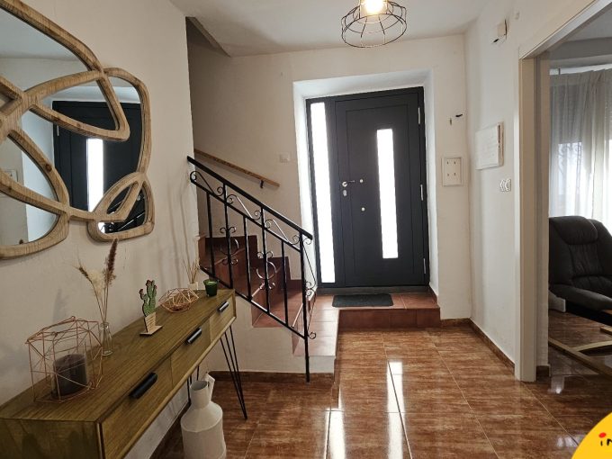 Inmobiliaria - Alcala la Real - Inmocasa - Venta - Casa - Casco Antiguo - Mota - Sin cochera - Reformada - Patio - Terraza - Estufa - Amueblada