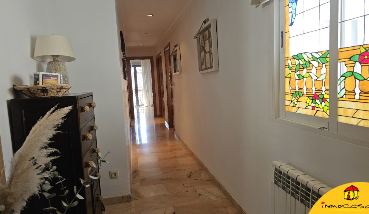 1 - Inmobiliaria - Alcala la Real - Inmocasa - Venta - Dos pisos unidos - Paseo de los Alamos - Ascensor - Garaje - Calefaccion gas - Ultima planta - Aire acondici