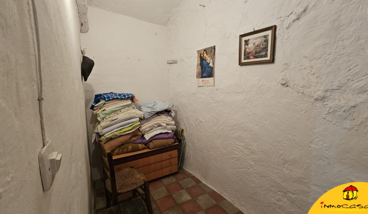 10 - Inmobiliaria - Alcala la Real - Inmocasa - Venta - Casa - Casco Antiguo - Mota - Antigua - Sin reformar - Patio de tierra