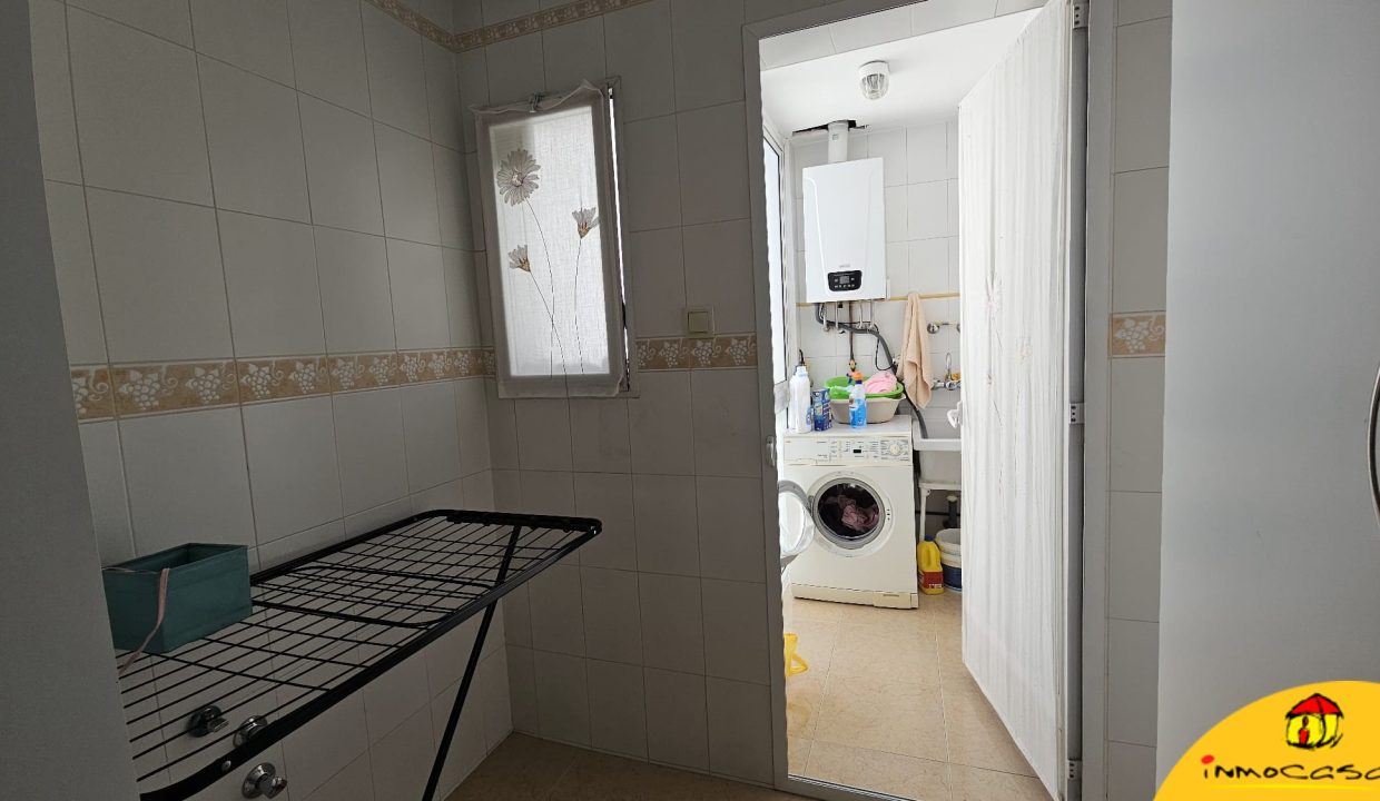 11 - Inmobiliaria - Alcala la Real - Inmocasa - Venta - Dos pisos unidos - Paseo de los Alamos - Ascensor - Garaje - Calefaccion gas - Ultima planta - Aire acondici