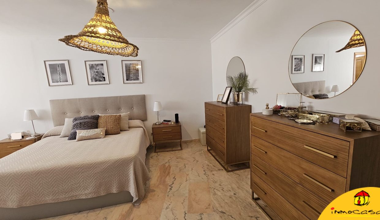 13 - Inmobiliaria - Alcala la Real - Inmocasa - Venta - Dos pisos unidos - Paseo de los Alamos - Ascensor - Garaje - Calefaccion gas - Ultima planta - Aire acondici