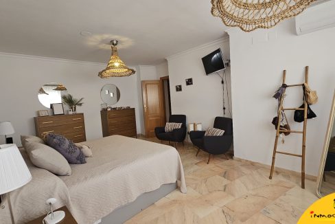 16 - Inmobiliaria - Alcala la Real - Inmocasa - Venta - Dos pisos unidos - Paseo de los Alamos - Ascensor - Garaje - Calefaccion gas - Ultima planta - Aire acondici