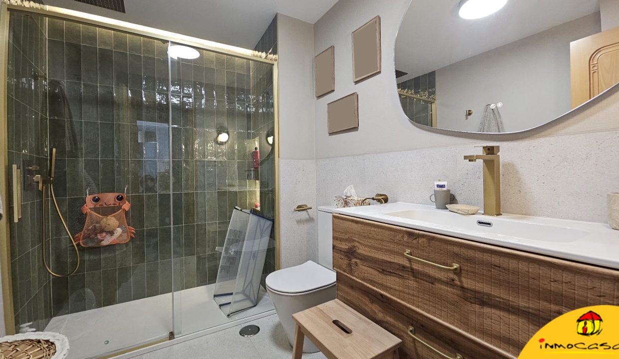 17 - Inmobiliaria - Alcala la Real - Inmocasa - Venta - Dos pisos unidos - Paseo de los Alamos - Ascensor - Garaje - Calefaccion gas - Ultima planta - Aire acondici