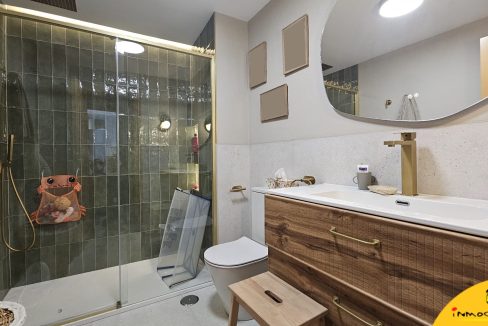 17 - Inmobiliaria - Alcala la Real - Inmocasa - Venta - Dos pisos unidos - Paseo de los Alamos - Ascensor - Garaje - Calefaccion gas - Ultima planta - Aire acondici