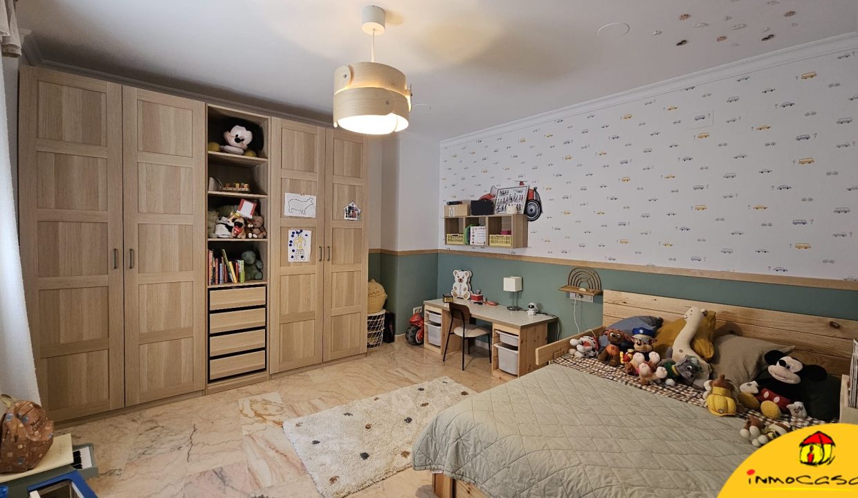 18 - Inmobiliaria - Alcala la Real - Inmocasa - Venta - Dos pisos unidos - Paseo de los Alamos - Ascensor - Garaje - Calefaccion gas - Ultima planta - Aire acondici