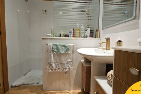 22 - Inmobiliaria - Alcala la Real - Inmocasa - Venta - Dos pisos unidos - Paseo de los Alamos - Ascensor - Garaje - Calefaccion gas - Ultima planta - Aire acondici