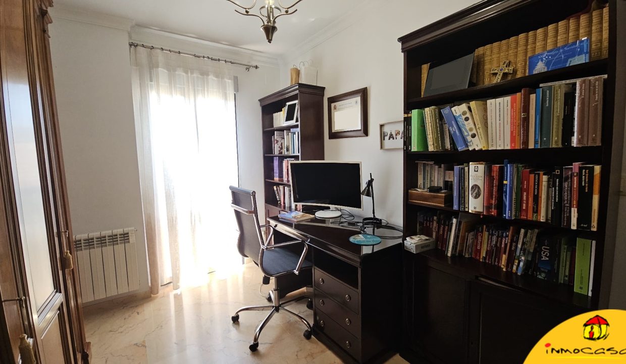 23 - Inmobiliaria - Alcala la Real - Inmocasa - Venta - Dos pisos unidos - Paseo de los Alamos - Ascensor - Garaje - Calefaccion gas - Ultima planta - Aire acondici