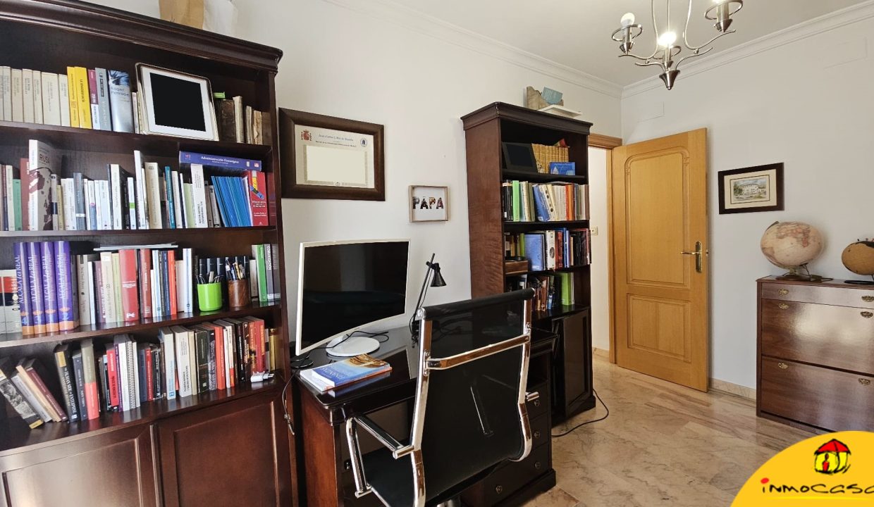 24 - Inmobiliaria - Alcala la Real - Inmocasa - Venta - Dos pisos unidos - Paseo de los Alamos - Ascensor - Garaje - Calefaccion gas - Ultima planta - Aire acondici