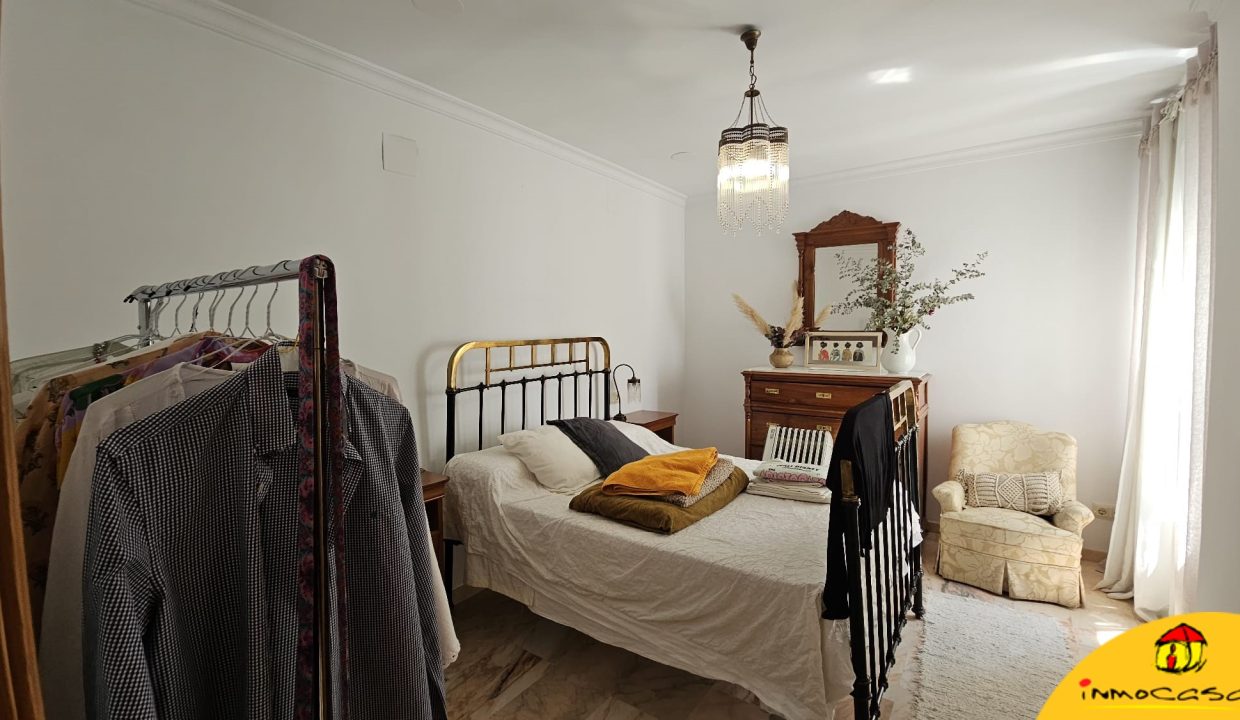 25 - Inmobiliaria - Alcala la Real - Inmocasa - Venta - Dos pisos unidos - Paseo de los Alamos - Ascensor - Garaje - Calefaccion gas - Ultima planta - Aire acondici