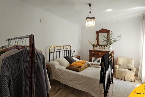 25 - Inmobiliaria - Alcala la Real - Inmocasa - Venta - Dos pisos unidos - Paseo de los Alamos - Ascensor - Garaje - Calefaccion gas - Ultima planta - Aire acondici