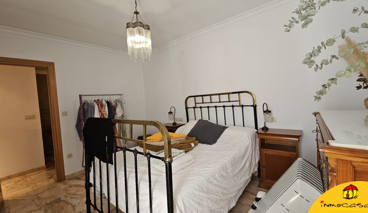 26 - Inmobiliaria - Alcala la Real - Inmocasa - Venta - Dos pisos unidos - Paseo de los Alamos - Ascensor - Garaje - Calefaccion gas - Ultima planta - Aire acondici