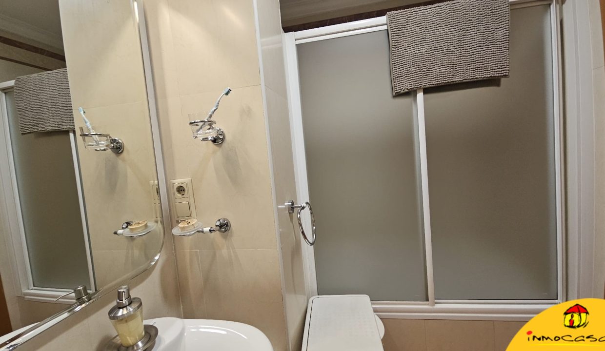 28 - Inmobiliaria - Alcala la Real - Inmocasa - Venta - Dos pisos unidos - Paseo de los Alamos - Ascensor - Garaje - Calefaccion gas - Ultima planta - Aire acondici