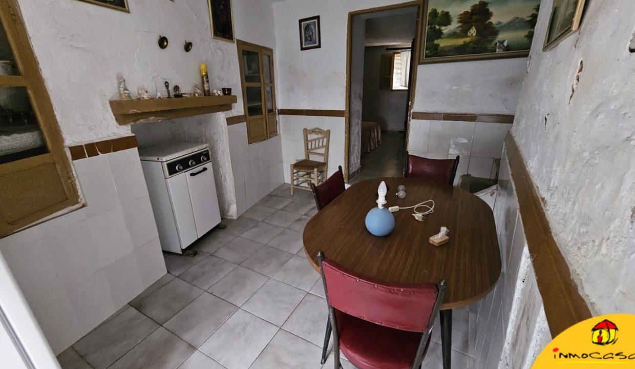 4 - Inmobiliaria - Alcala la Real - Inmocasa - Venta - Casa - Casco Antiguo - Mota - Antigua - Sin reformar - Patio de tierra