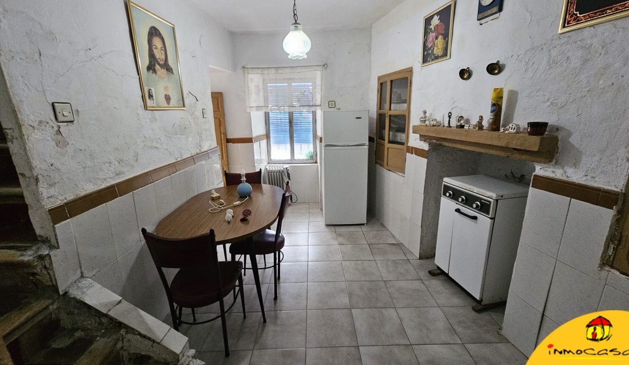 5 - Inmobiliaria - Alcala la Real - Inmocasa - Venta - Casa - Casco Antiguo - Mota - Antigua - Sin reformar - Patio de tierra