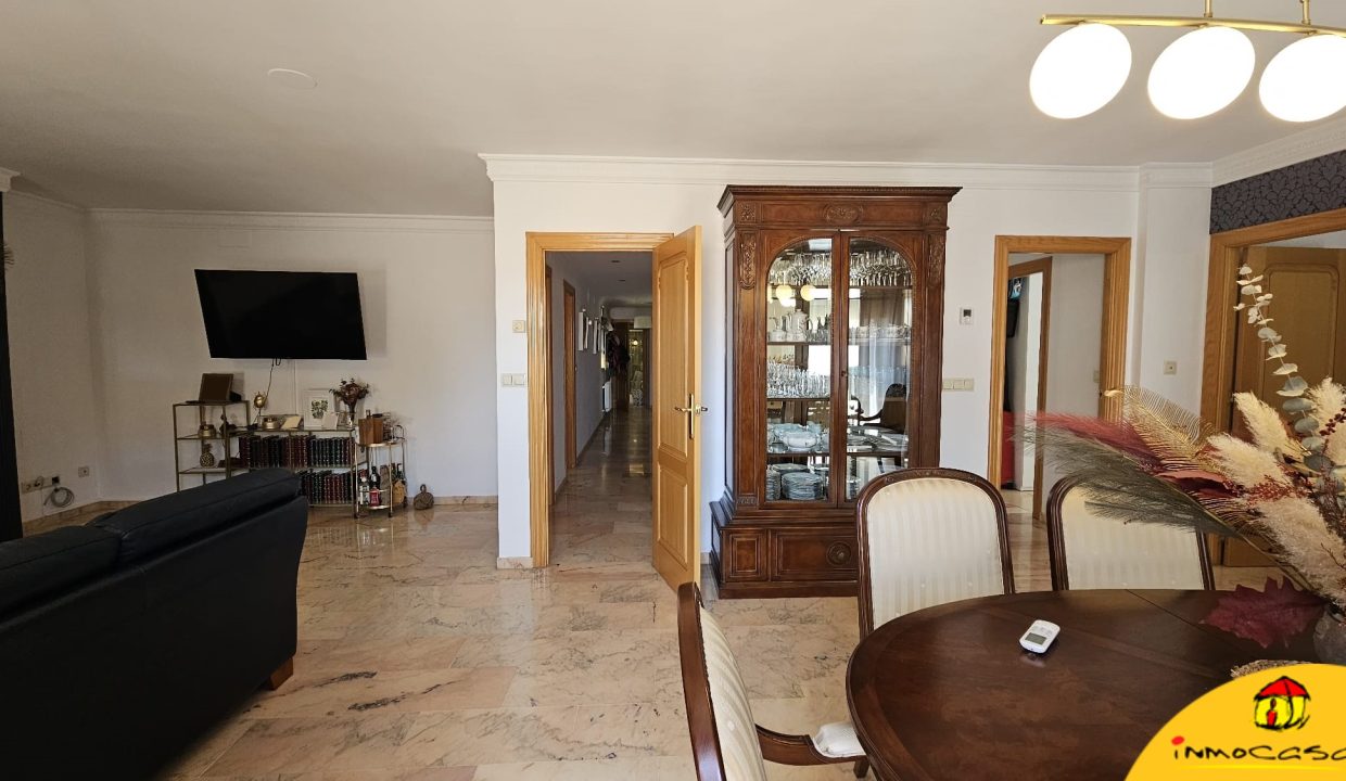 6 - Inmobiliaria - Alcala la Real - Inmocasa - Venta - Dos pisos unidos - Paseo de los Alamos - Ascensor - Garaje - Calefaccion gas - Ultima planta - Aire acondici